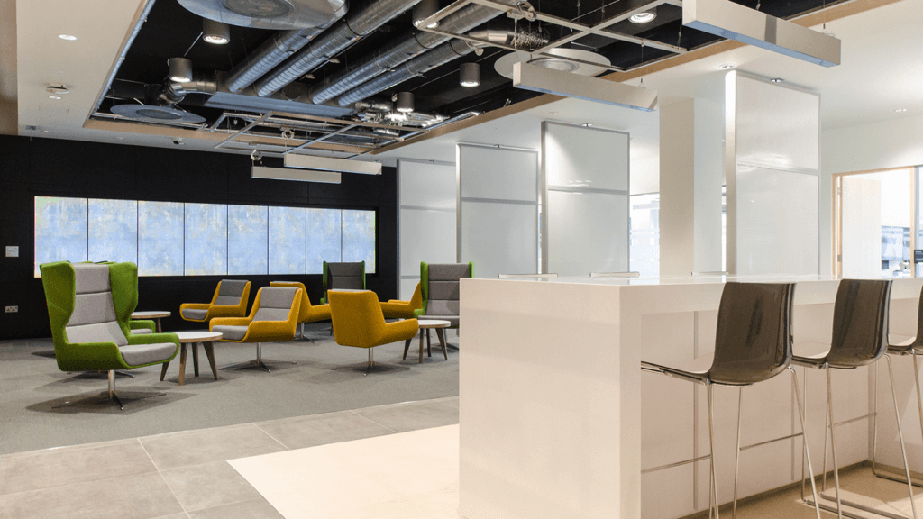 FIDELITY INTERNATIONAL LIMITED-01